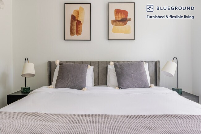 Building Photo - 6445 NE 7th Ave