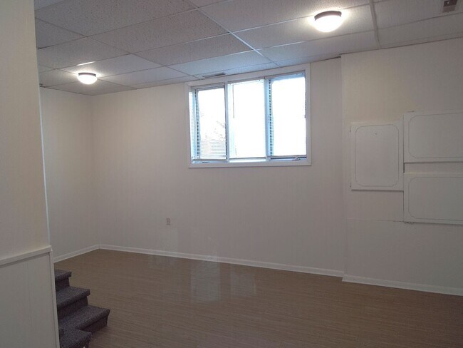 Building Photo - 700 S 4th St