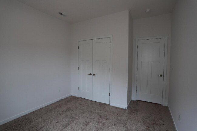 Building Photo - 464 Rochdale Run