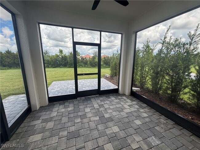 Building Photo - 483 Daylily Blvd
