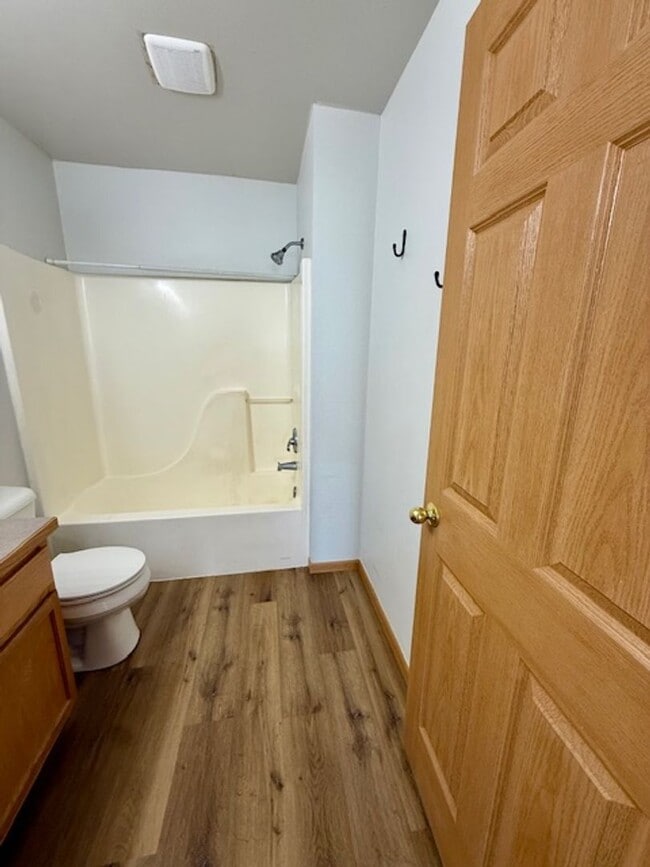 Building Photo - 726 Meagher Ave