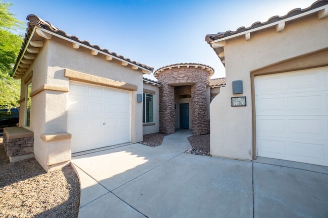 Building Photo - 14976 S Camino Rio Puerco