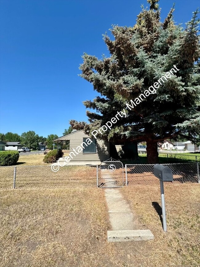 Building Photo - 1 Bed 1 Bath Located in the Flats
