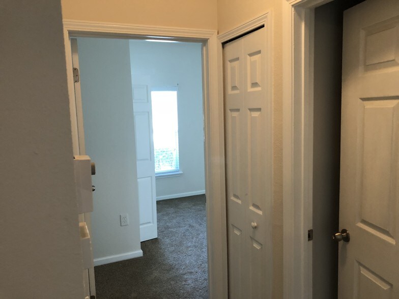 Building Photo - 4917 Key Lime Dr