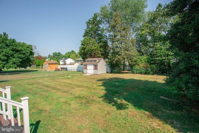 Building Photo - 196 Munger Ave