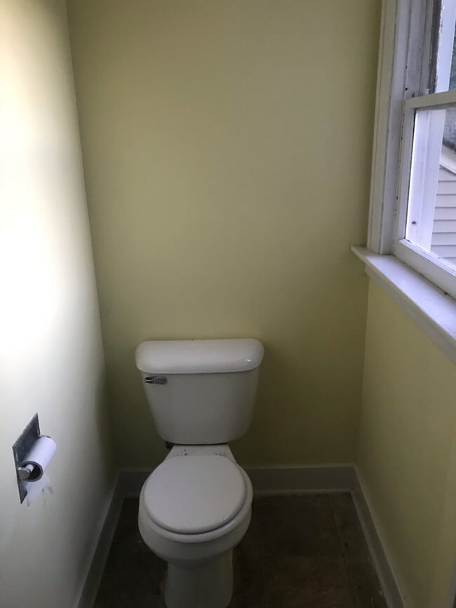 Building Photo - 566 E Sebewaing St