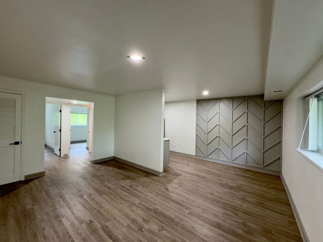 Building Photo - 3500 Beech Ave