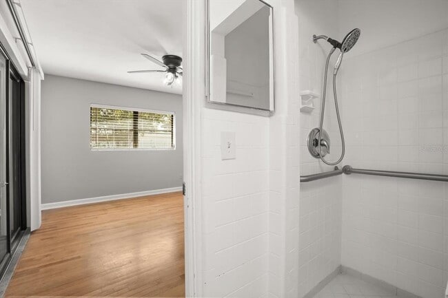 Building Photo - 524 Byron Rd