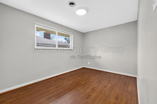 Building Photo - 2050 Goodale Ave