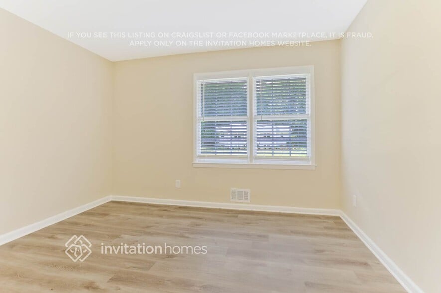 Building Photo - 1060 Canterbury Dr