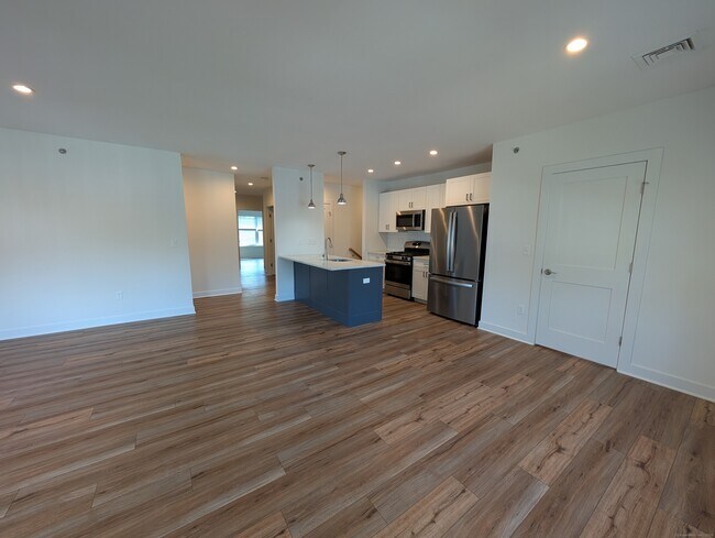 Building Photo - 138 Highland Ave