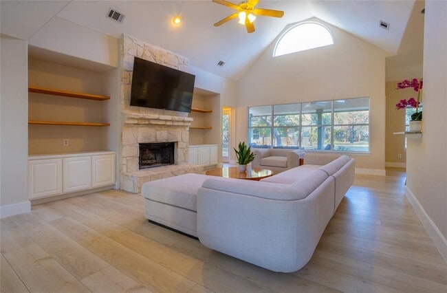 Building Photo - 18101 Montevista Cove