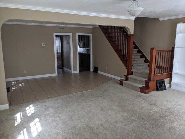 Building Photo - 2227 N Grand Ave