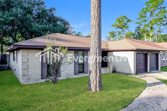 Building Photo - 6019 Coachgate Dr