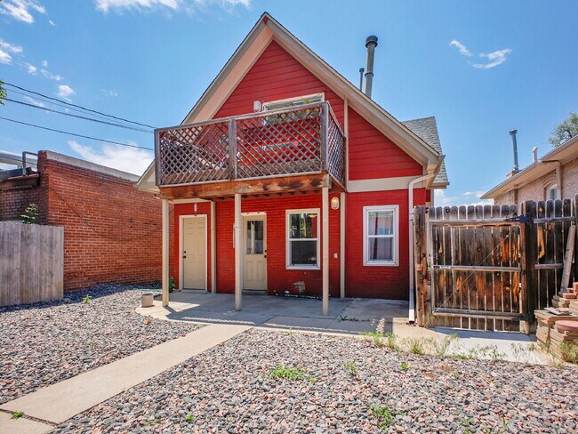 Building Photo - $1,550, 1 bed, 1 bath apartent near wash p...