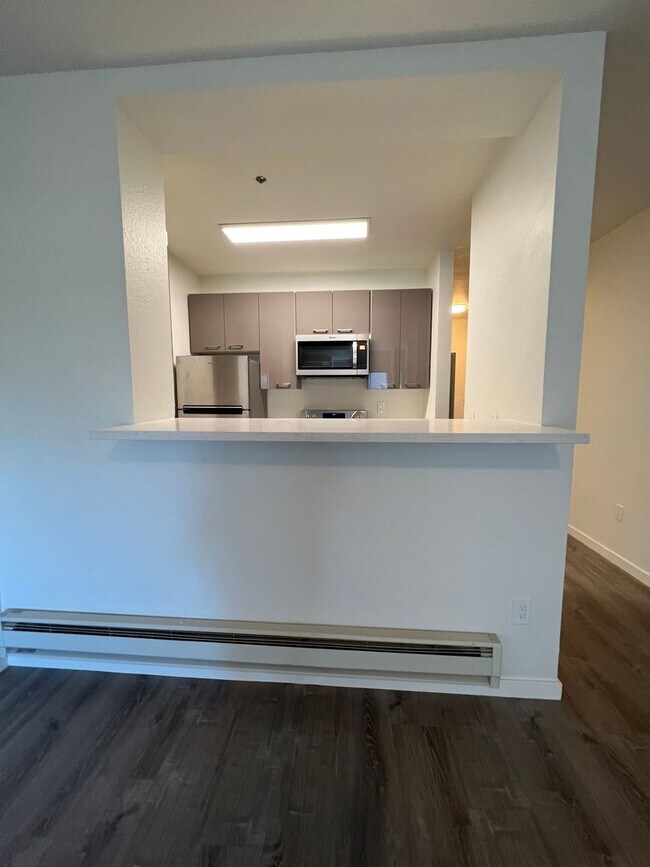 Building Photo - 1524 1st Ave