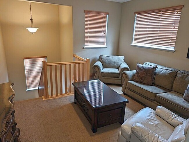 Building Photo - Beautiful Fully Furnished Jordanelle Townhome
