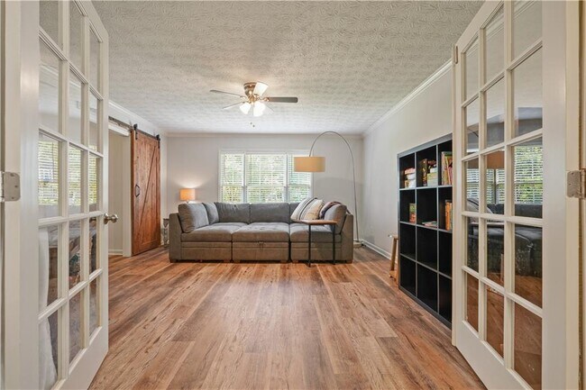 Building Photo - 3003 Maple Ln