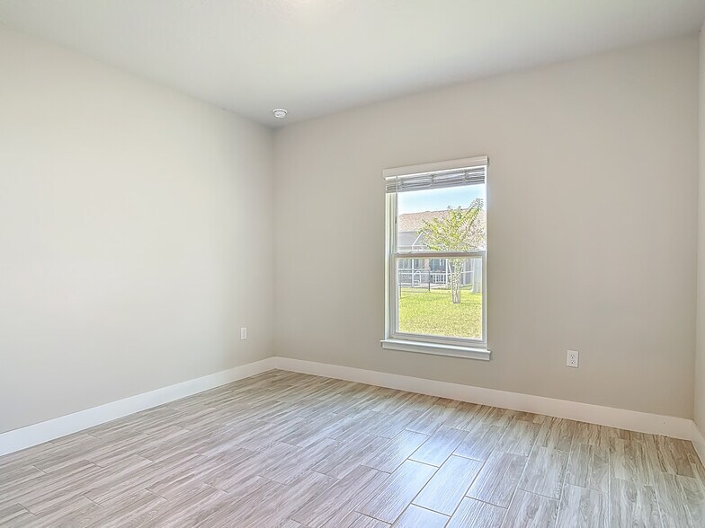 Building Photo - 60 Ballenger Ln