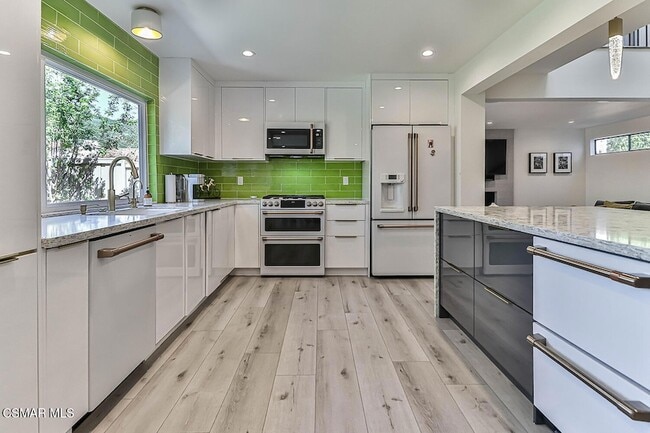 Building Photo - 643 Arroyo Oaks Dr