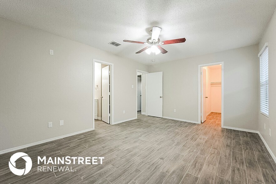 Building Photo - 704 Panola Dr
