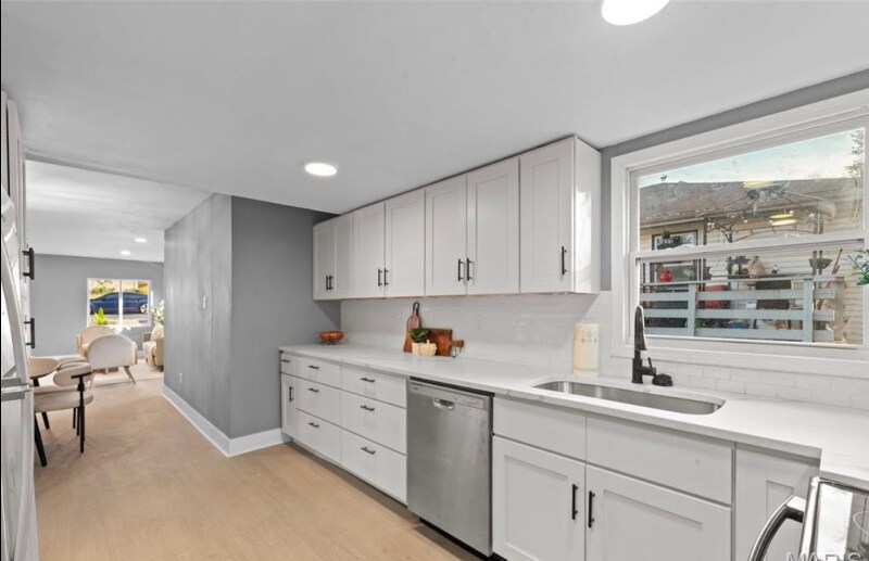 Building Photo - 3221 Suncrest Ave