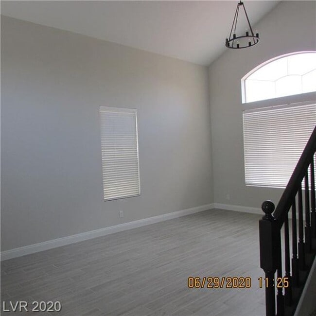 Building Photo - Beautiful 3 Bedroom/2.5 Baths in Summerlin