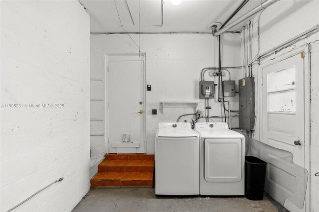 Building Photo - 9212 NE 10th Ave