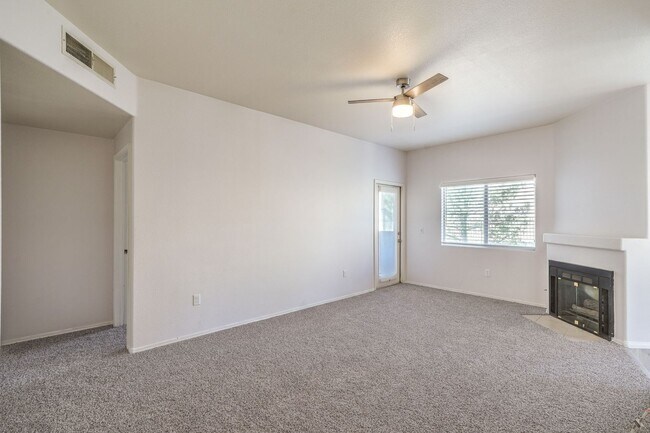 Building Photo - Condo on 2nd floor - Move-in Ready - 3 bed...