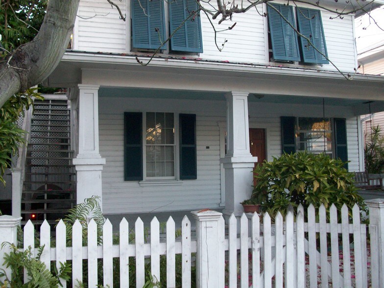 Building Photo - 825 Eaton St