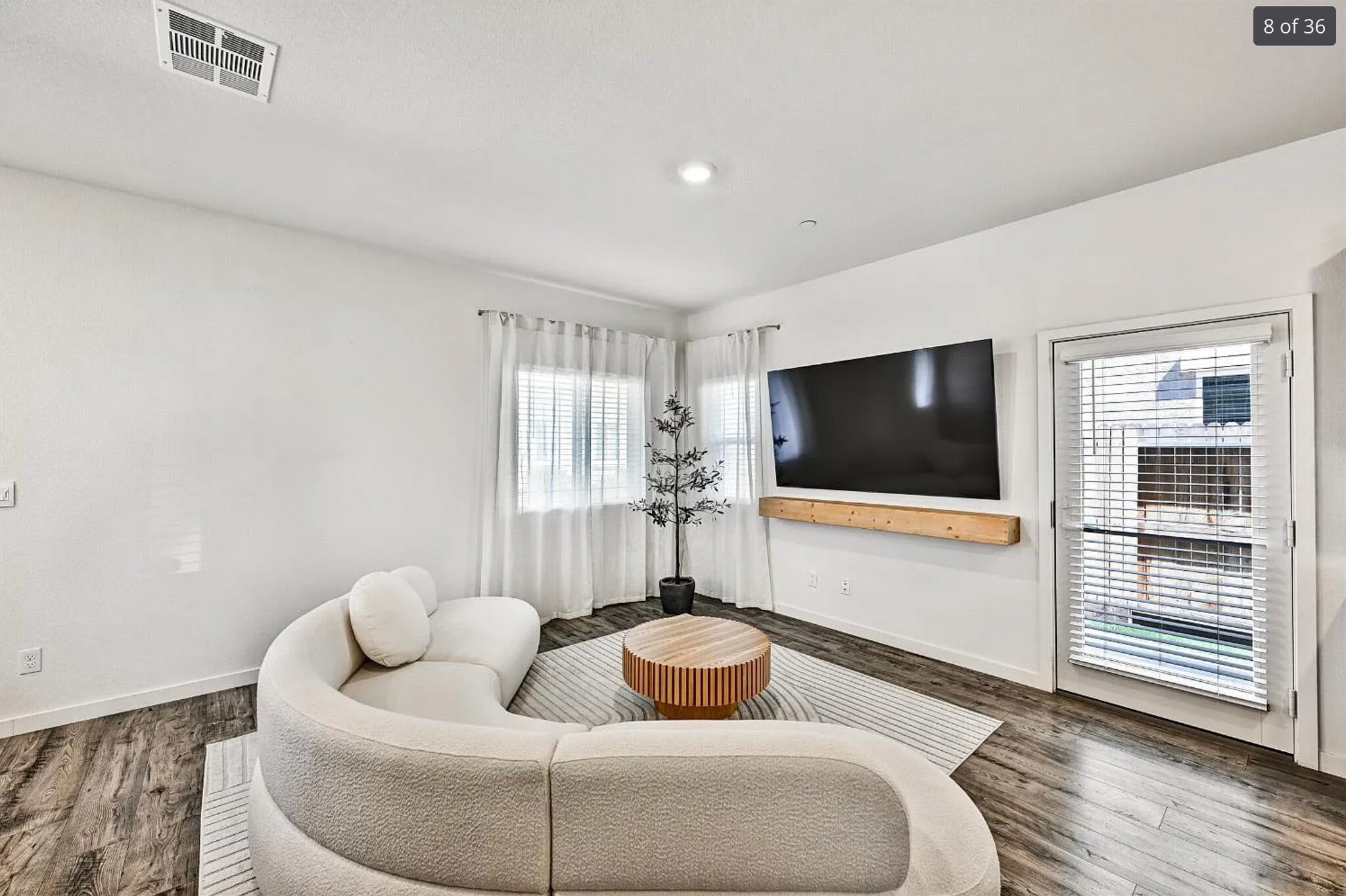 Building Photo - 5048 Cumberland Dr
