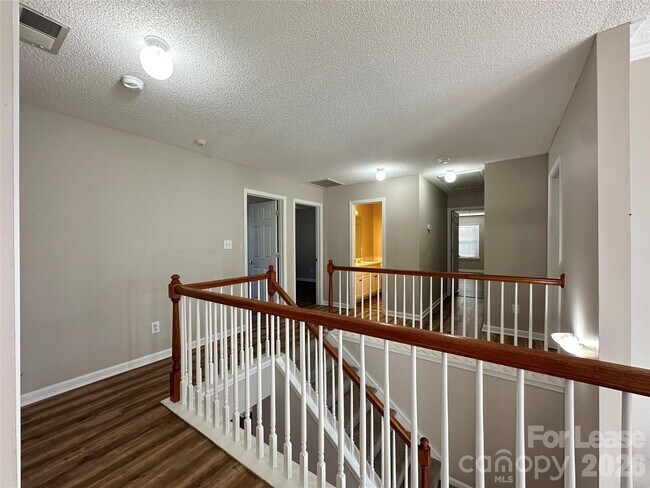 Building Photo - 5650 Berry Ridge Dr