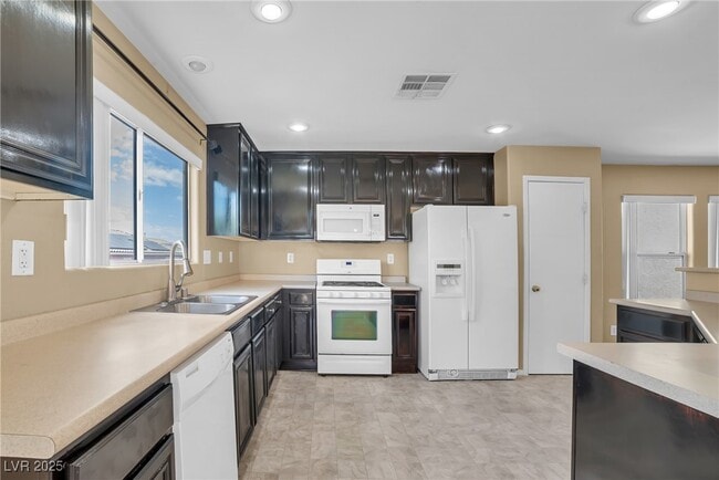 Building Photo - 11665 Primo St