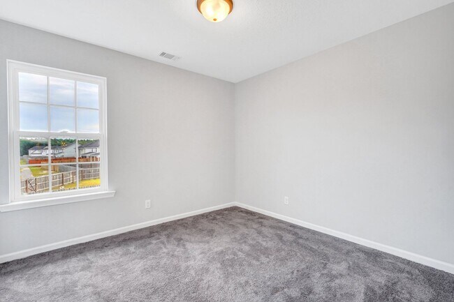 Building Photo - COMING EARLY JUNE 2026! (Pet Friendly)