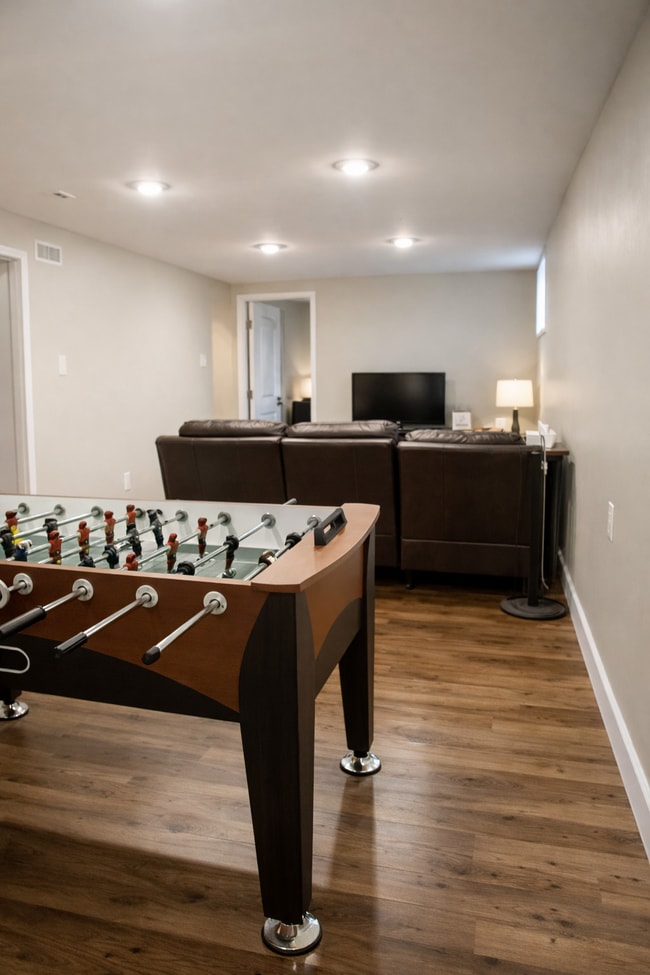 Building Photo - Parallel Management - Quigley