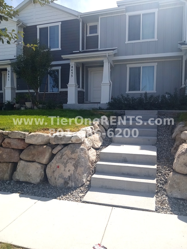 Building Photo - This property offers a NO DEPOSIT option available for qualified renters!