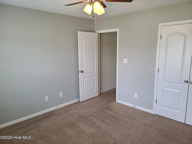 Building Photo - 110 Regatta Way