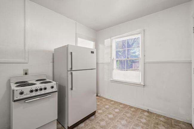 Building Photo - 1718 46th St