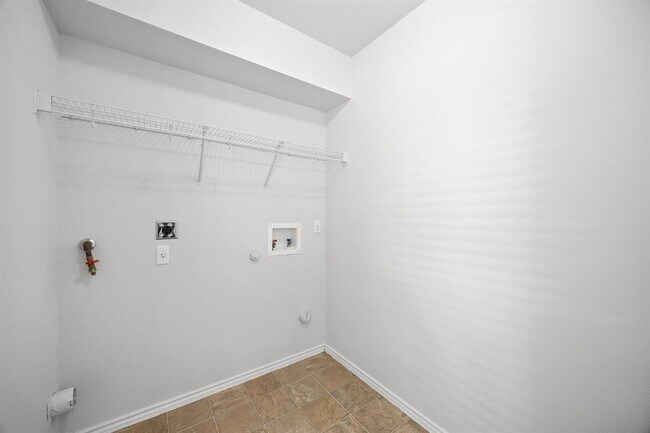 Building Photo - 105 Fire Island Dr