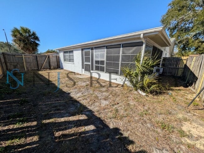 Building Photo - JUST REDUCED!!!  3/2/1 1508 Sq. Ft. LARGE Corner Lot home: Updated Kitchen & Baths, NEW paint, NE...