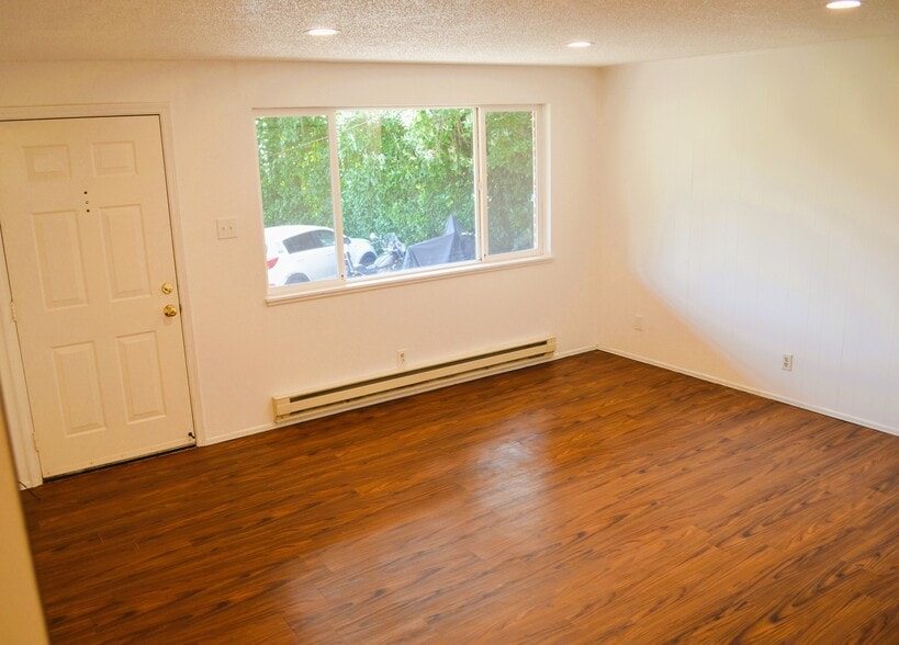 Building Photo - 317 Linn Ave