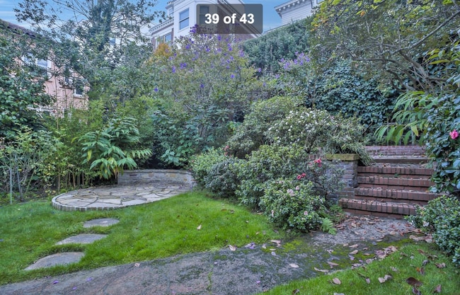 Building Photo - 2025 Jackson St