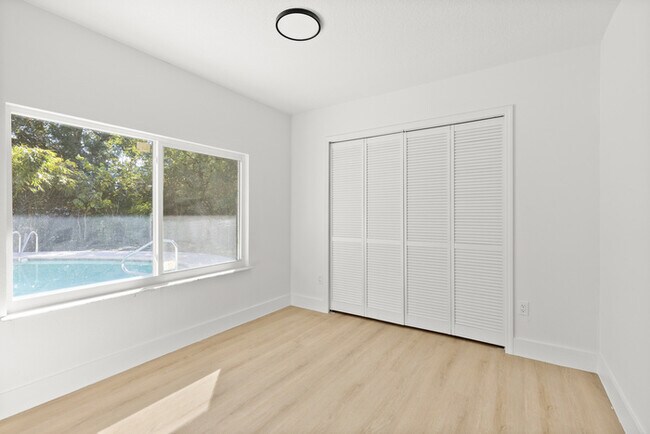 Building Photo - Newly Renovated Pool Home