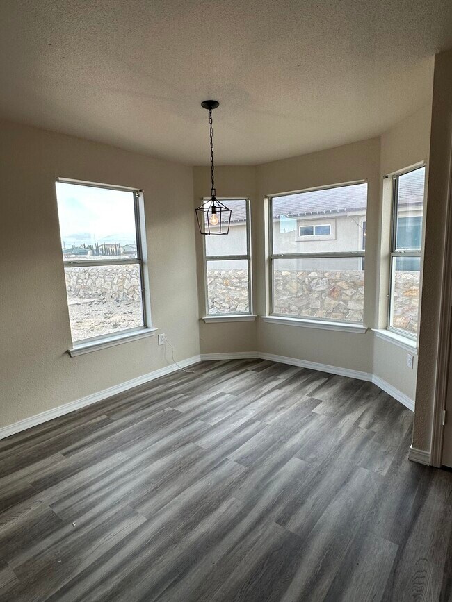 Building Photo - 760 Desert Ash Dr