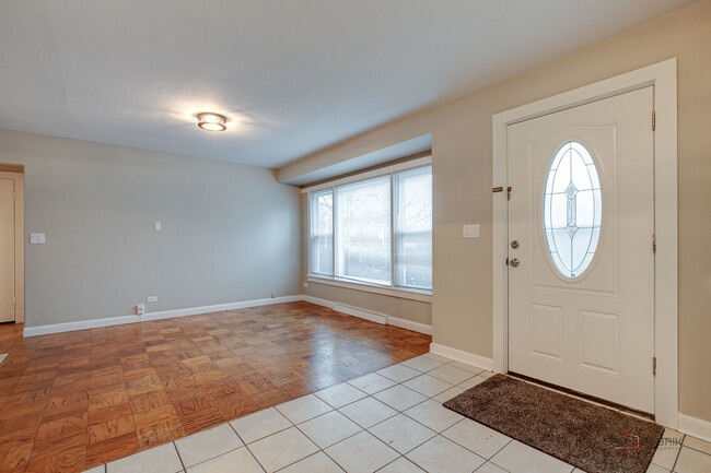 Building Photo - 1595 N McKinley Rd