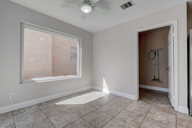 Building Photo - 26 Fantasia Ln