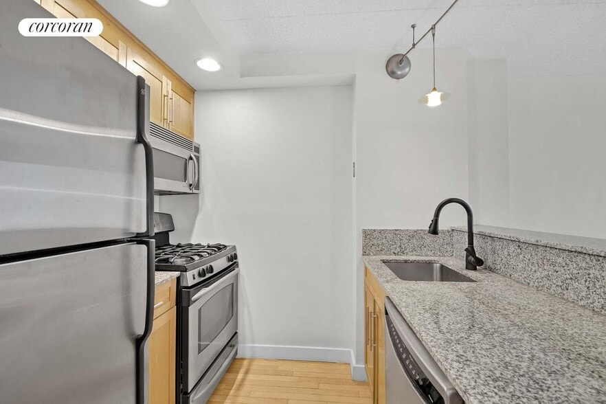 Building Photo - 53 Boerum Pl