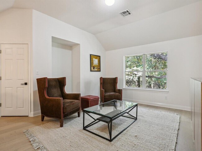 Building Photo - 5000 Mission Oaks Blvd