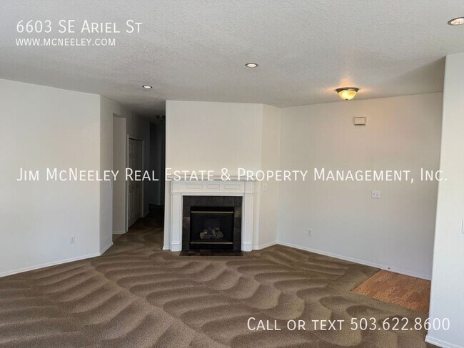 Building Photo - 6603 SE Ariel St