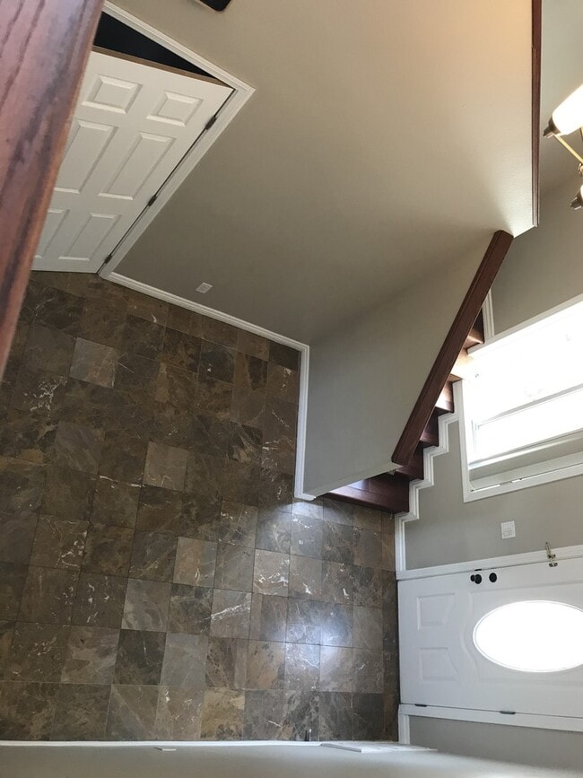 Building Photo - this will be gone this weekend! Rare change to rent a 2005 built 2 bedroom house HOUSE in Glassel...